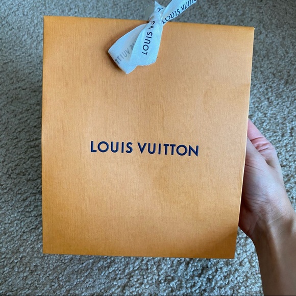 Louis Vuitton Small Gift Bag Pouch 9X7 - Picture 6 of 8